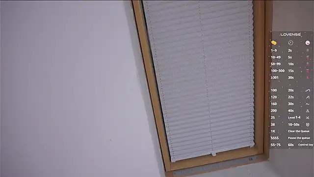 LeonaBelhumeur live sex cam