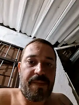 Johnnyhotlatmale live sex cam