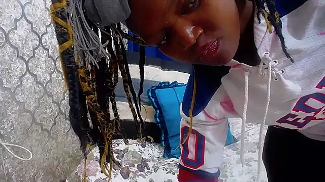 DarkBeauty33 live sex cam