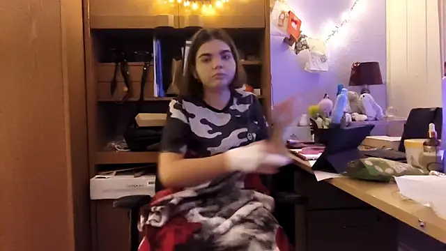 Mona_Slearys live sex cam