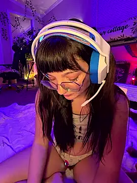 urpuppymoon's cam snapshot