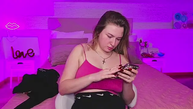 VladaHotxx's cam snapshot