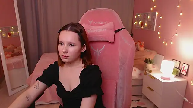 Haya_Harareet's cam snapshot