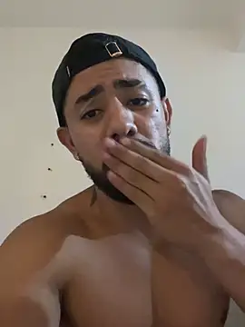 Ezzio_Scolaro live sex cam