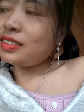 miumiu_sexy2x's cam snapshot