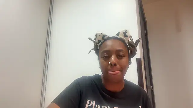 ChocolateCakeQueen's cam snapshot