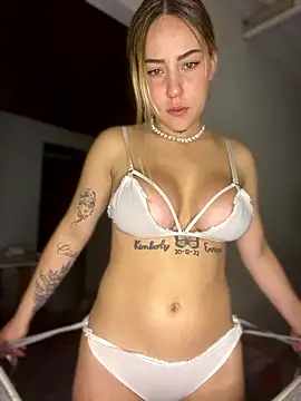 Hillary_Well's cam snapshot