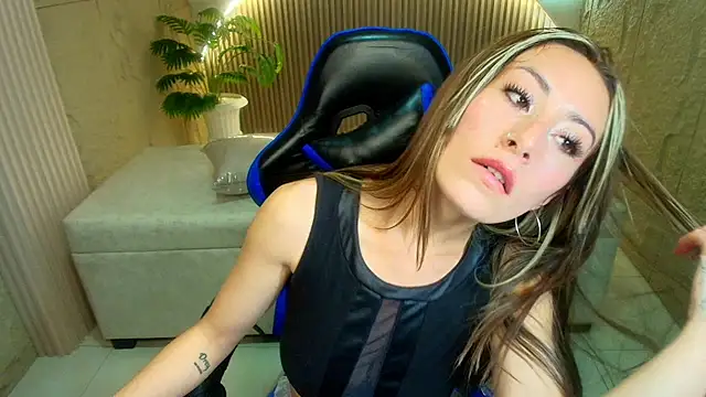 katalina_r_'s cam snapshot