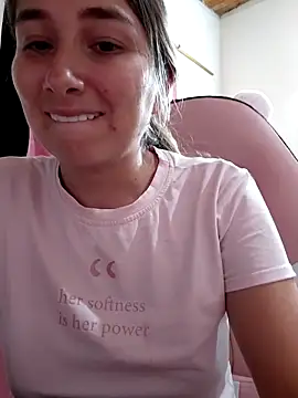 Iris_love18's cam snapshot