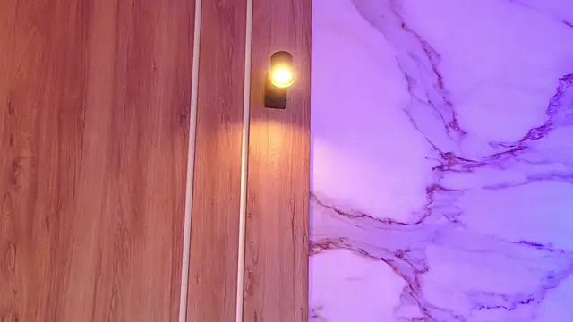 EllyLynn's cam snapshot