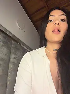 liahouses's cam snapshot