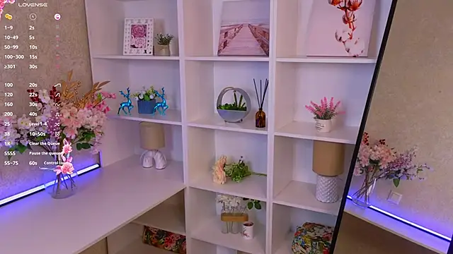 TraciMyntti live sex cam