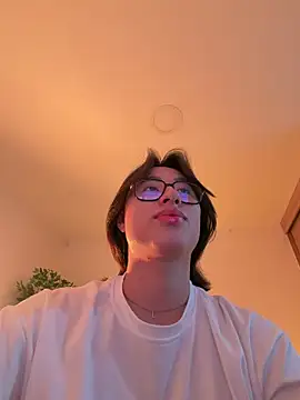 SrLuis18 live sex cam