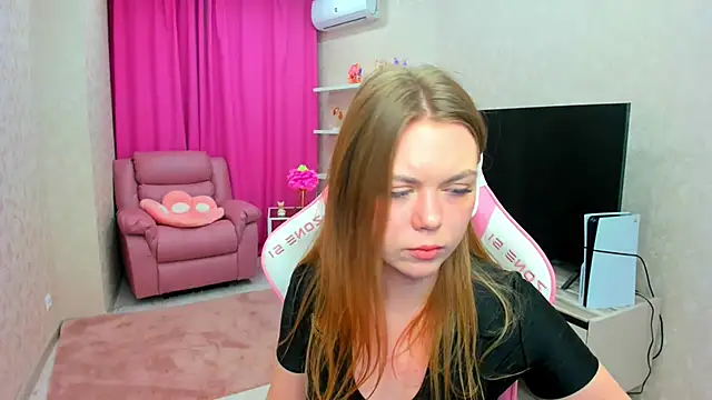 Strawberrye's cam snapshot