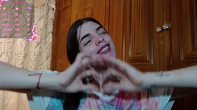 Alahia_skyy's cam snapshot