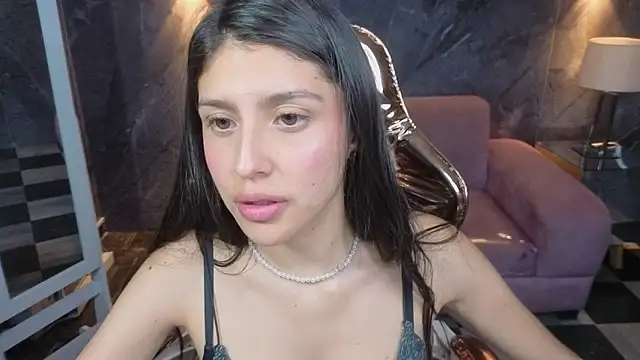 skarleth_b_'s cam snapshot