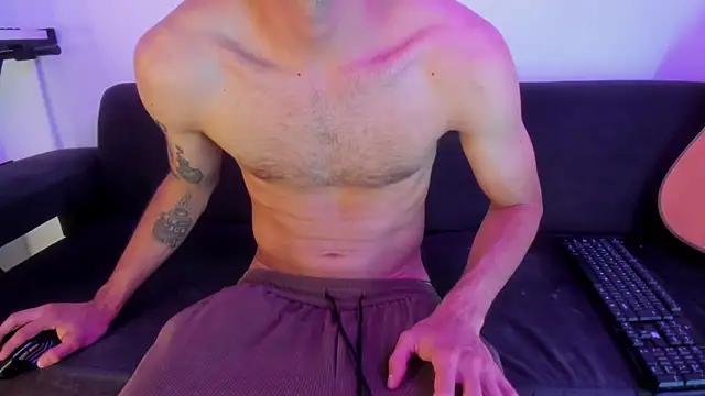 Henrikk_senn live sex cam