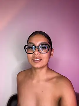 Nicollewest1 live sex cam