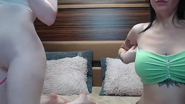 DirtyDesiresXXX live sex cam