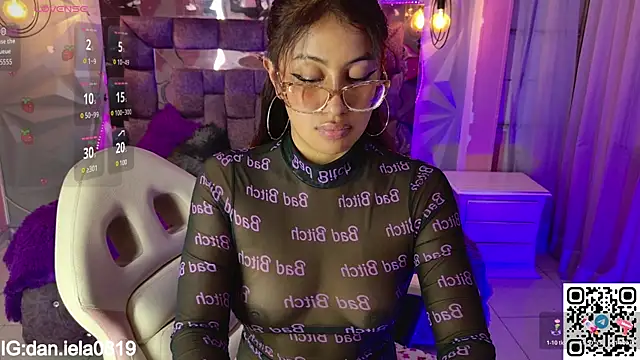 leyla_collinss live sex cam