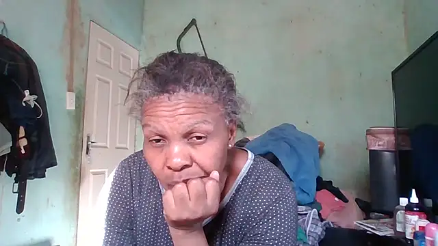 Nicky52 live sex cam