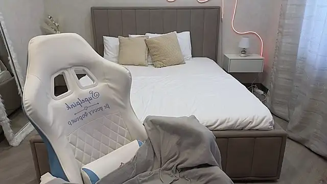 MoonlinSkinn live sex cam