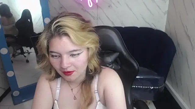 Nezuko_v's cam snapshot