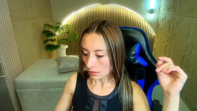 katalina_r_'s cam snapshot