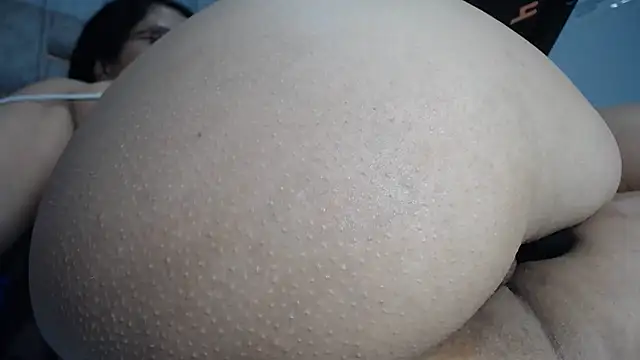 KEYRA-MILLER-'s cam snapshot