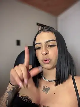 Hilary_pinkk's cam snapshot