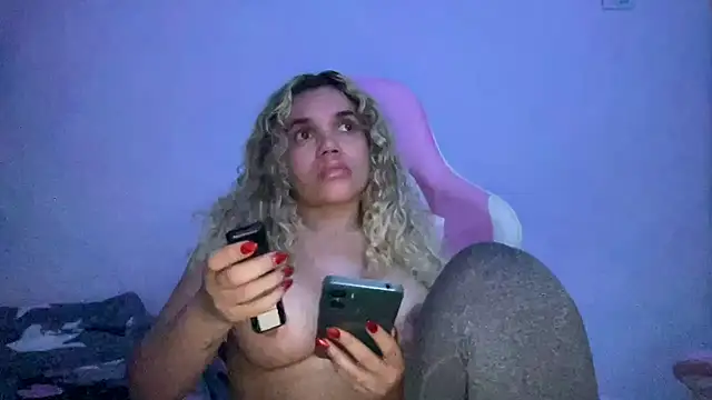 brithneysquirt live sex cam