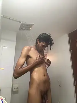 RavenKisses live sex cam