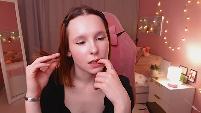 Haya_Harareet's cam snapshot