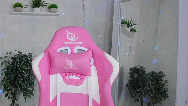 Alicia_Adammss's cam snapshot