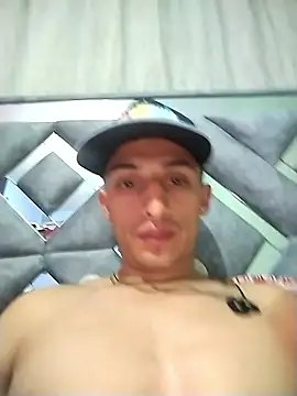 Dani22cmhot's cam snapshot