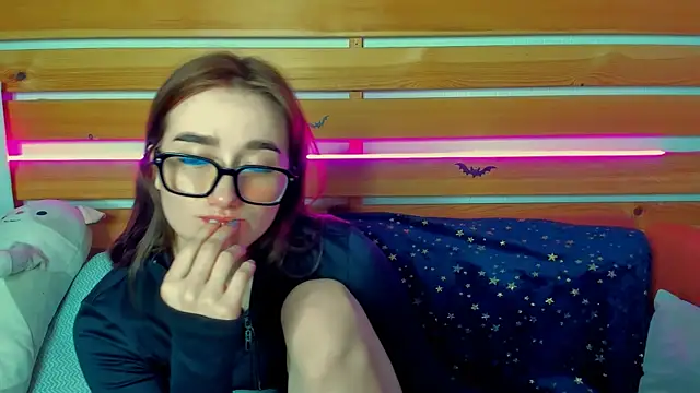 Evis_Dailyy's cam snapshot