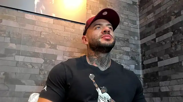 BruceDallas live sex cam