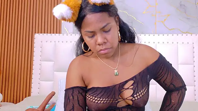 naughty_ebonyy live sex cam