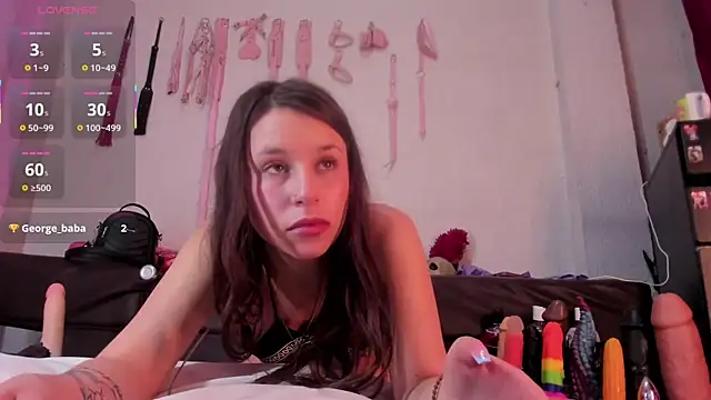 RubyEmerald live sex cam