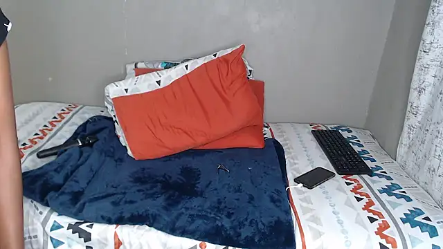 Lunalee's cam snapshot