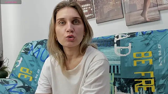 Tenderly_Sophie's cam snapshot