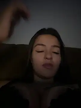 Manu_2002_ live sex cam