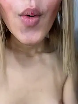 SweetBunnyGF live sex cam