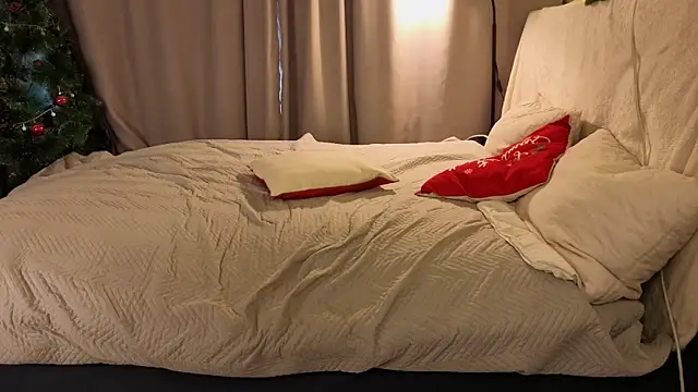 NicolaHulse live sex cam