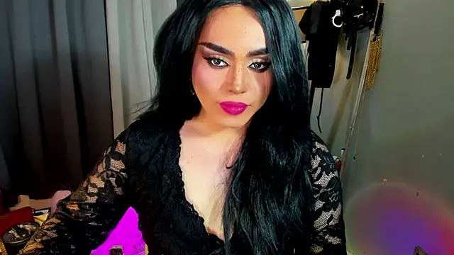 DominaAurumXXX live sex cam