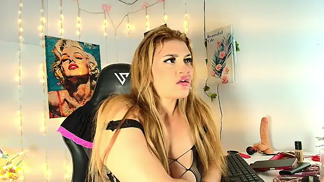 GINNIS_CLARCK's cam snapshot