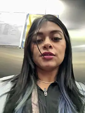 Saray_charmante's cam snapshot