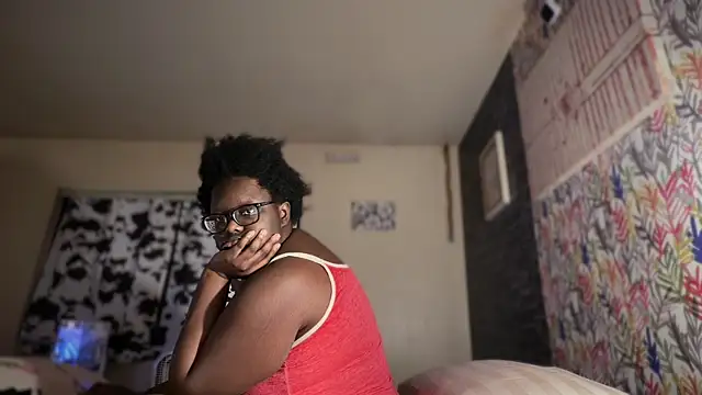 -Yagurlwest live sex cam