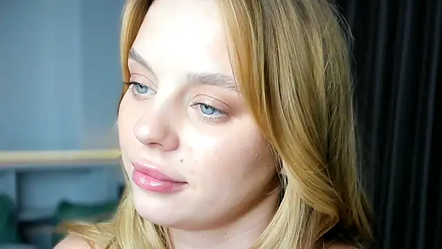 LilyFlamee live sex cam