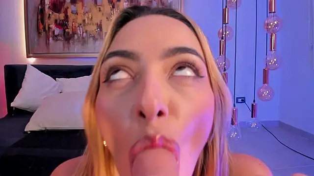 MelissaMoore_'s cam snapshot